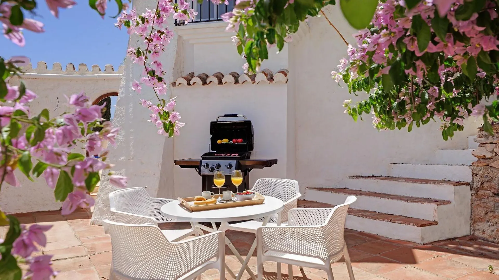 The Little Well: Private Pool Sleeps2 Views Villa Frigiliana